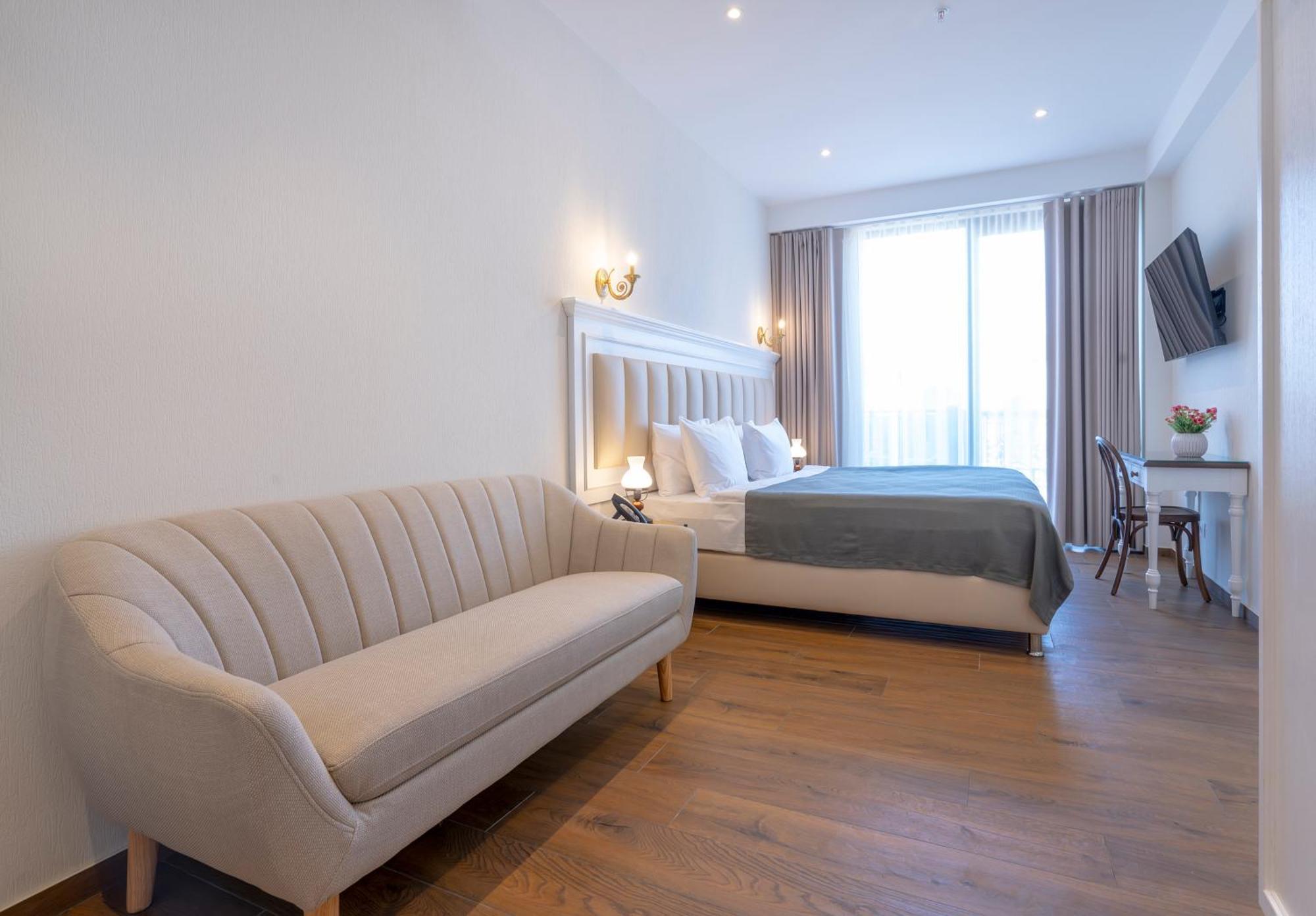 Iris Hotel Τυφλίδα Εξωτερικό φωτογραφία