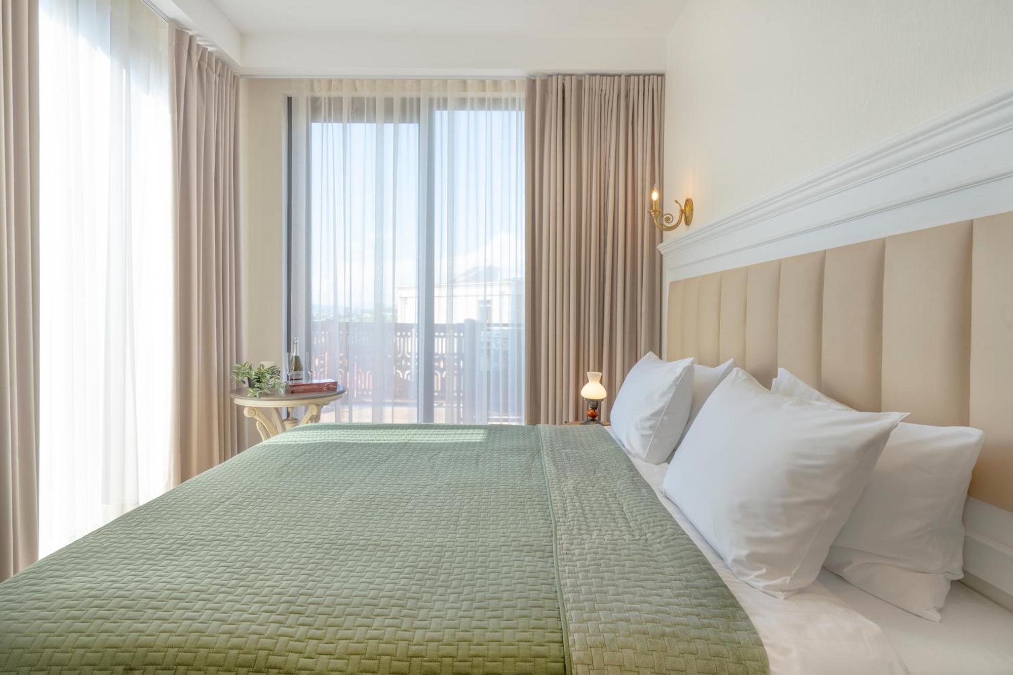 Iris Hotel Τυφλίδα Εξωτερικό φωτογραφία