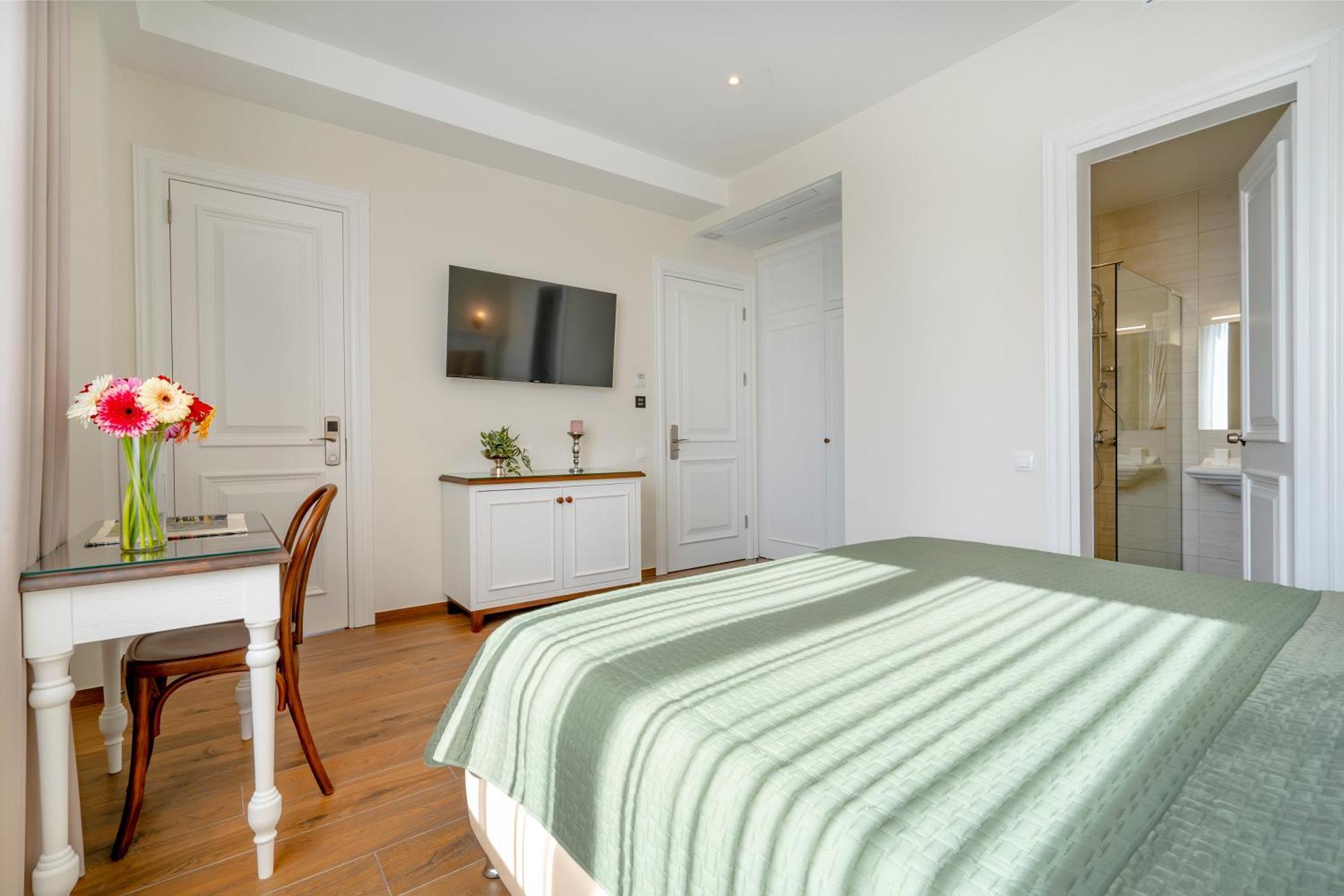 Iris Hotel Τυφλίδα Εξωτερικό φωτογραφία