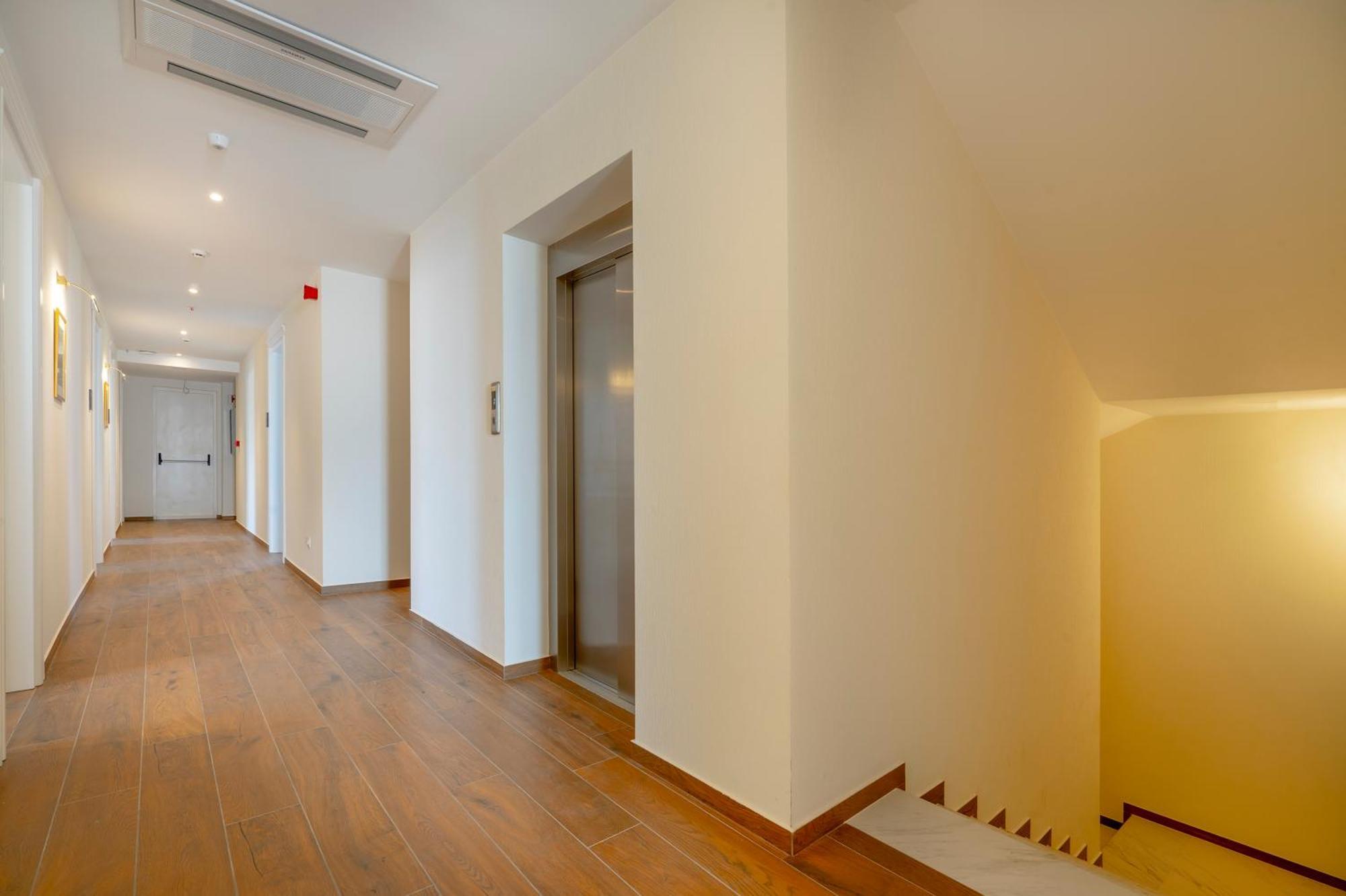 Iris Hotel Τυφλίδα Εξωτερικό φωτογραφία
