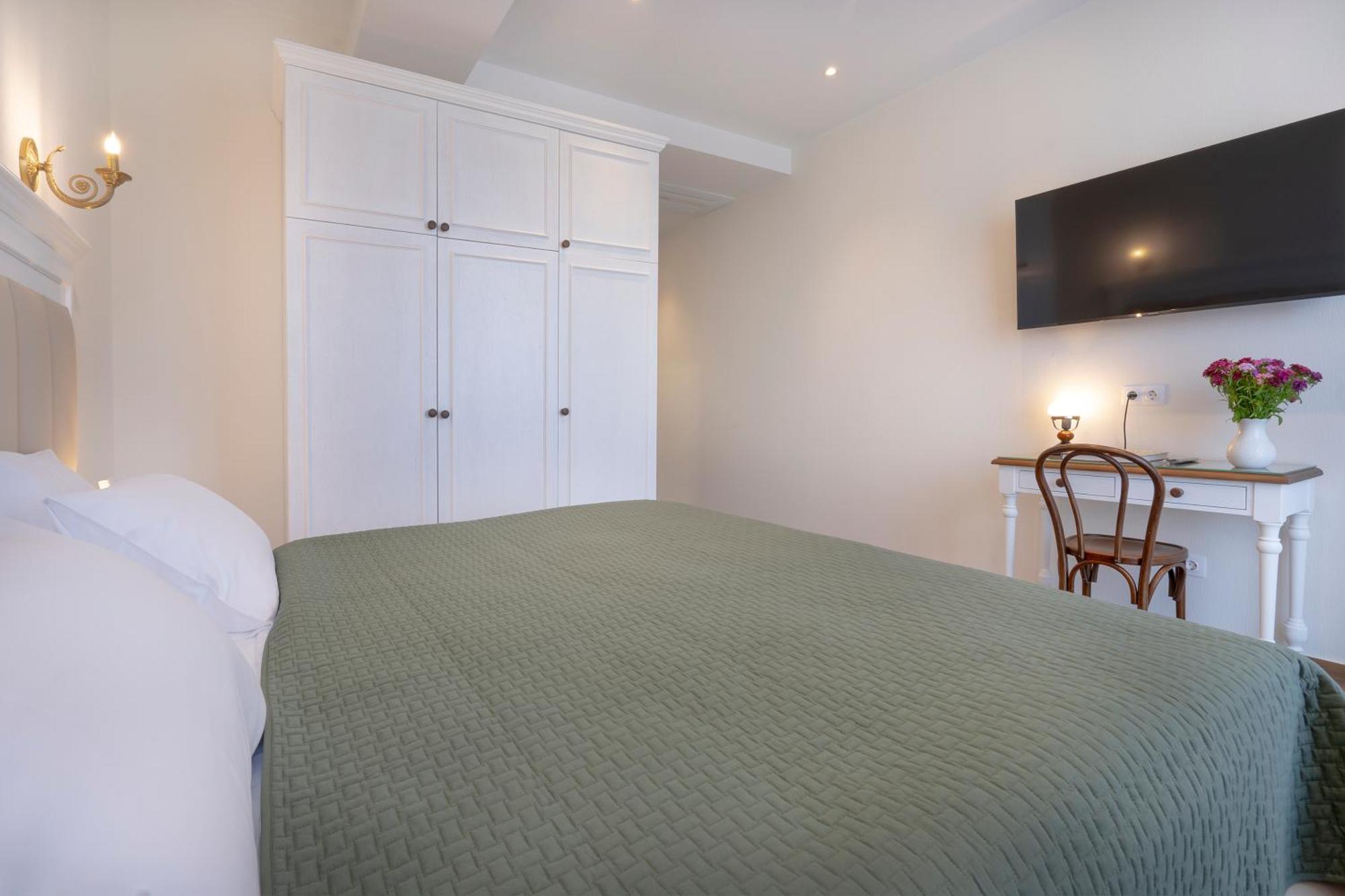 Iris Hotel Τυφλίδα Εξωτερικό φωτογραφία