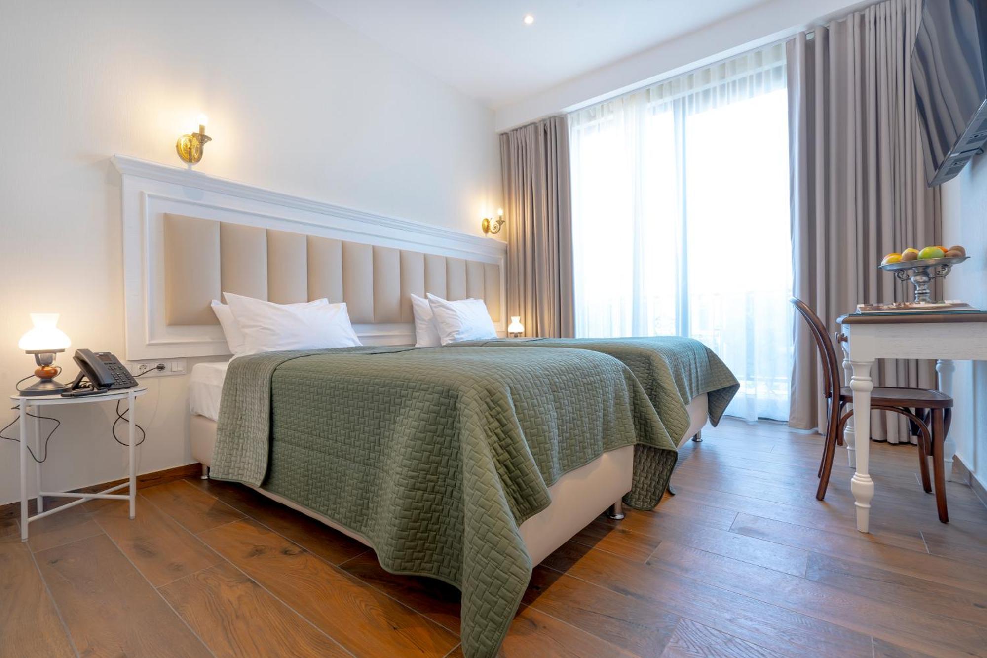 Iris Hotel Τυφλίδα Εξωτερικό φωτογραφία