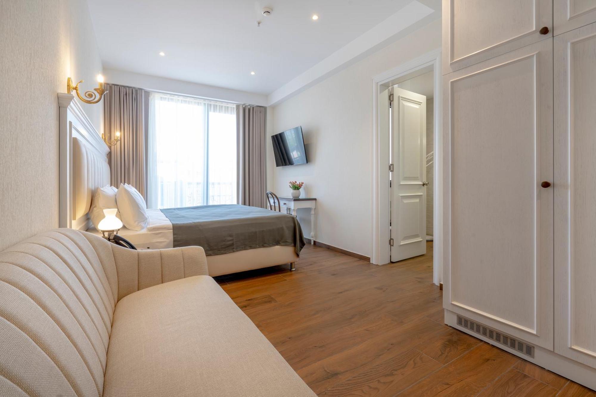 Iris Hotel Τυφλίδα Εξωτερικό φωτογραφία